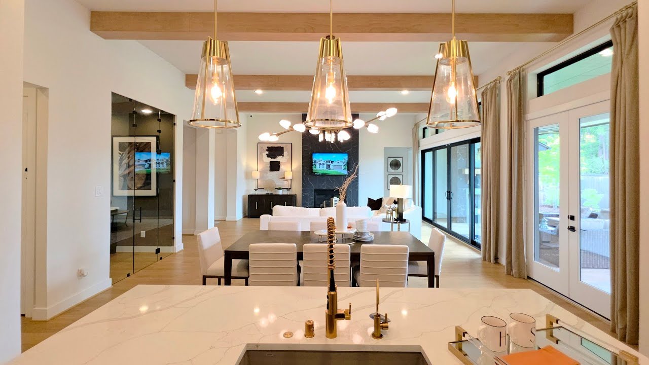 Contemporary Open Plan Kitchen Kitchen Remodel by ALO General Contractor project photo